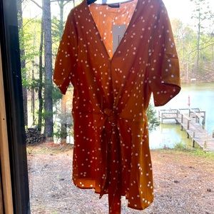 NWT BloomChic “RUBY” size 14 16 1X gold white dot career top. So versatile.